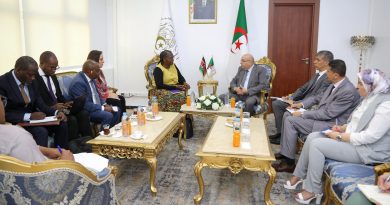 Industrie pharmaceutique: L&rsquo;Algérie et le Kenya examinent les moyens de renforcer la coopération