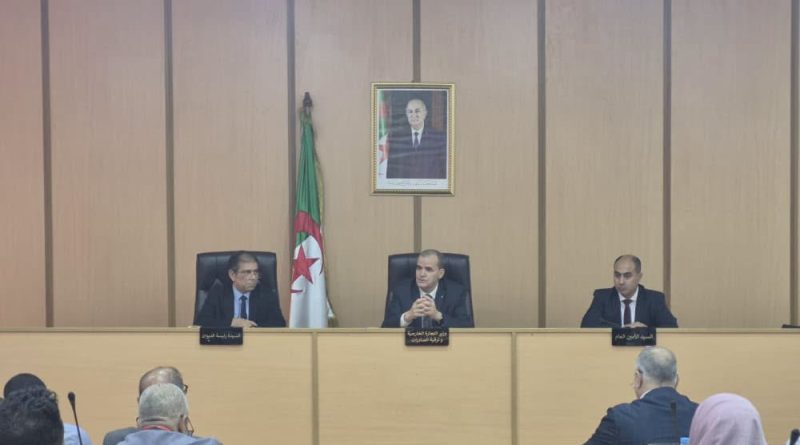 Participation algérienne aux salons économiques à l’étranger: Le ministre Rezig se félicite des résultats enregistrés
